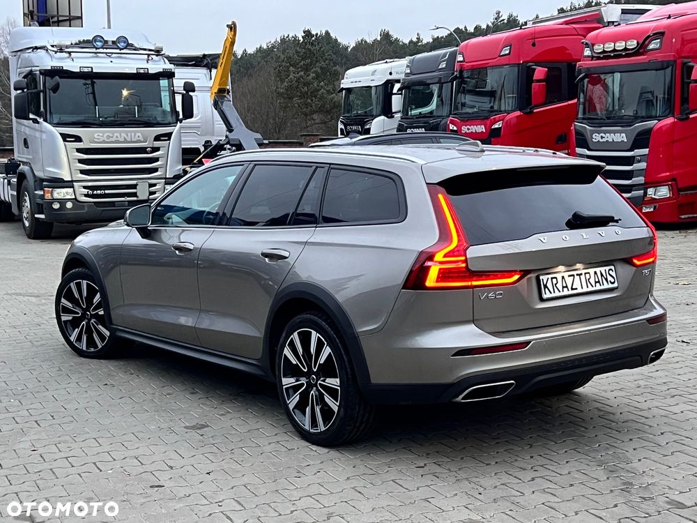 Volvo V60 Cross Country T5 AWD Geartronic Momentum Pro - 6
