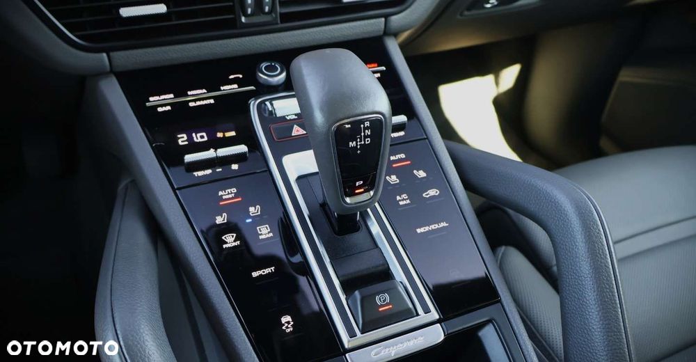 Porsche Cayenne - 29
