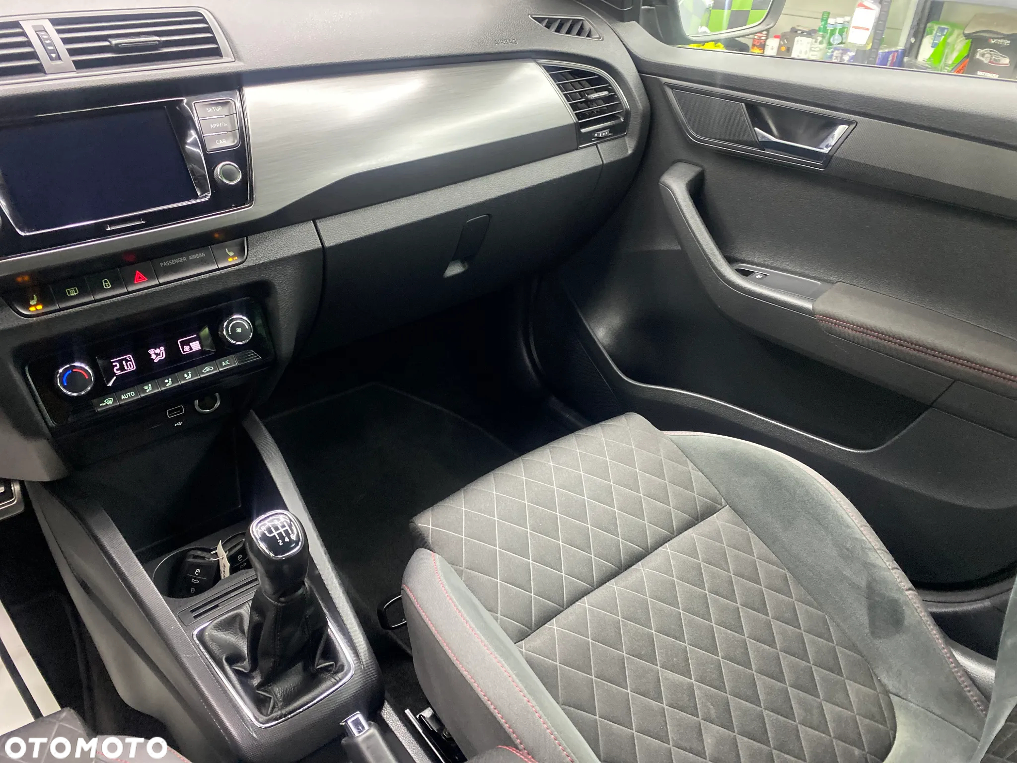 Skoda Fabia 1.0 TSI Monte Carlo - 28