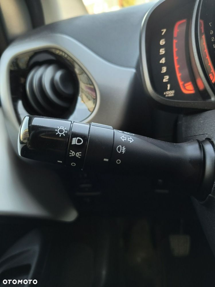 Toyota Aygo x-cite - 32