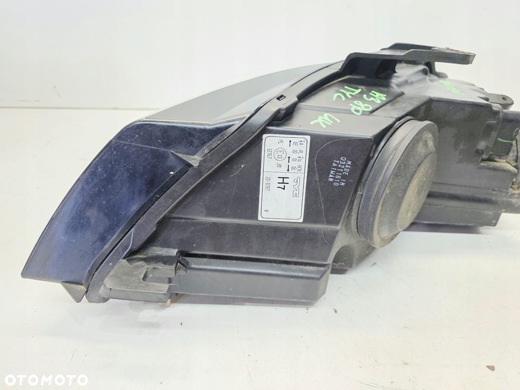 REFLEKTOR LAMPA PRAWY PRZÓD AUDI A3 8P LIFT 8P0941004AK UK TYC - 6