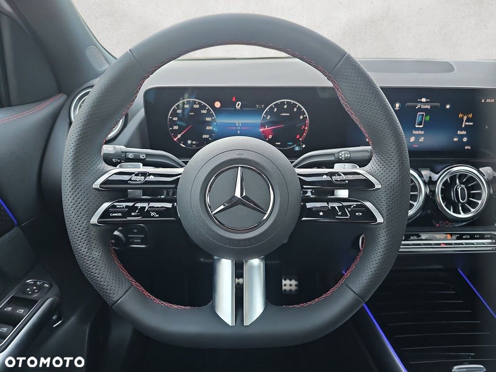 Mercedes-Benz GLA - 14