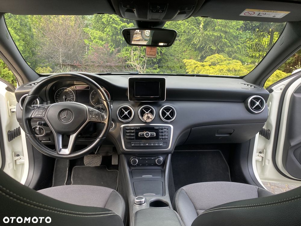 Mercedes-Benz Klasa A 180 7G-DCT Style - 11