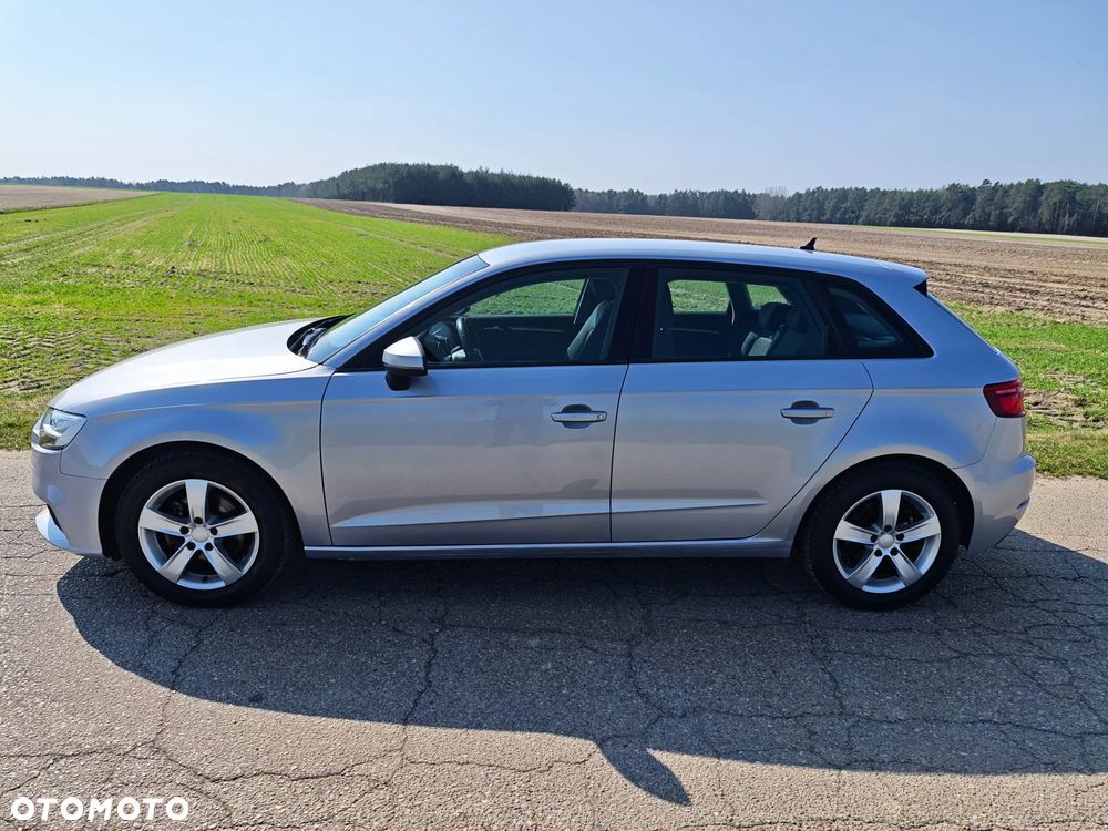 Audi A3 Sportback 30 TFSI S tronic - 4