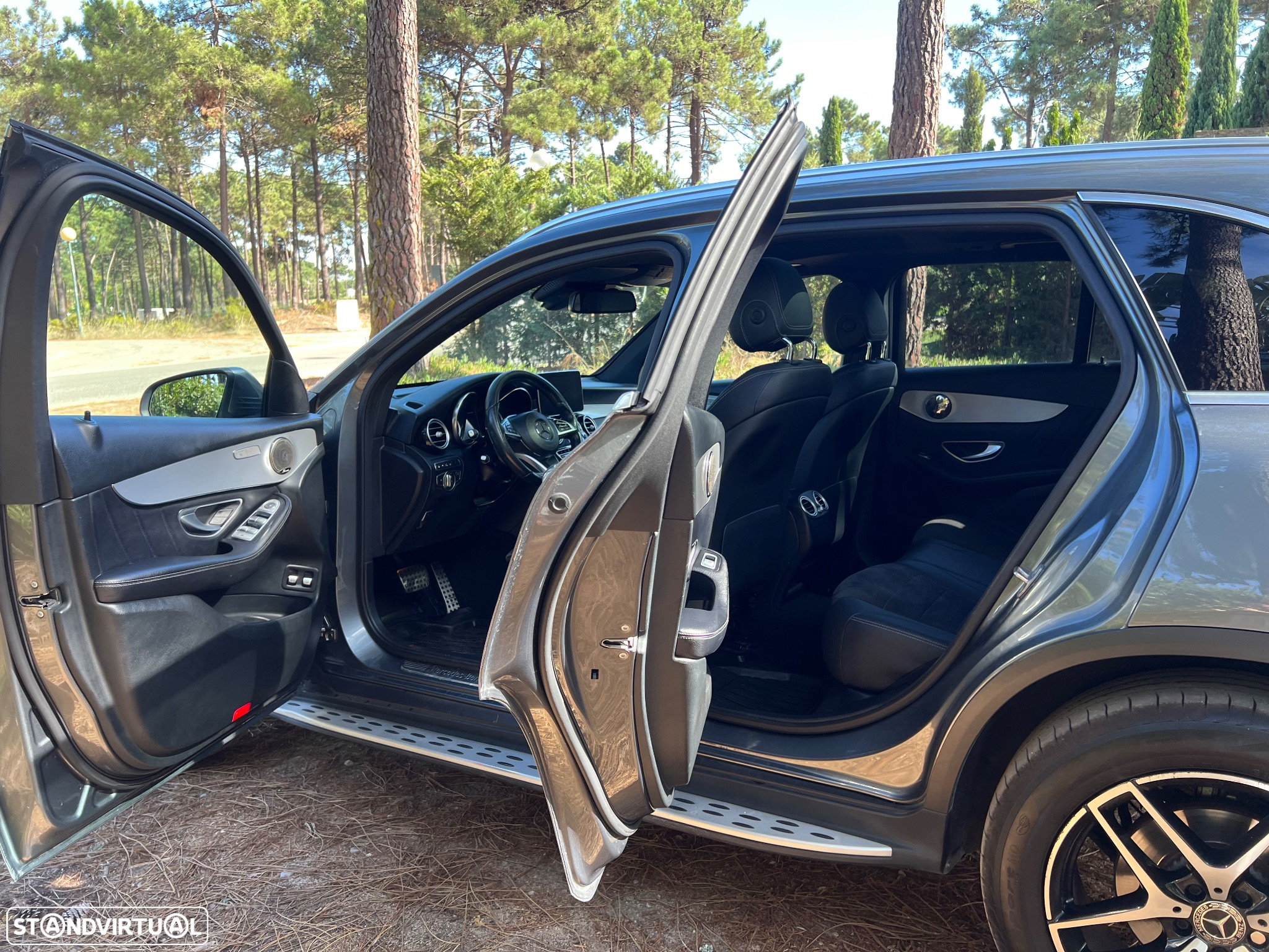 Mercedes-Benz GLC 350 e 4Matic 7G-TRONIC AMG Line - 11