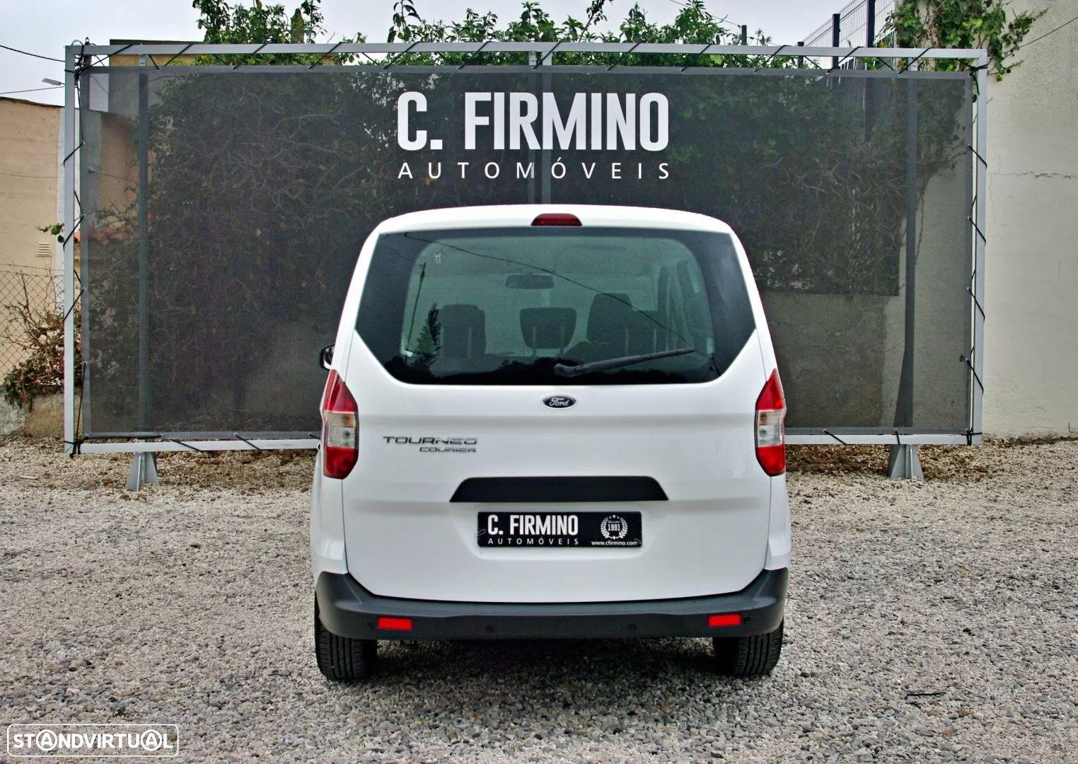 Ford Tourneo Courier 1.5 TDCi Ambiente - 10