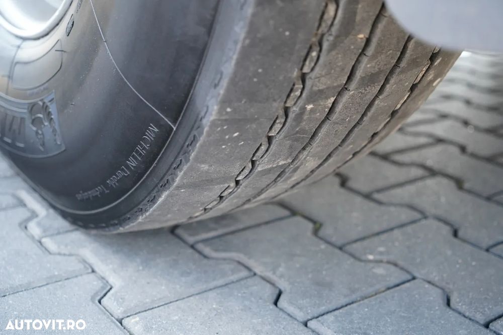 DAF LF 250 / 4X2 / LIVRARE - 7.30 + HDS HYVA HB 150XE3 / RADIOCOMANDĂ / ROTATOARE / MAX. CAPACITATE DE RIDICARE: 5200 KG / FURCĂ PENTRU PALEȚI / EURO 6 - 25