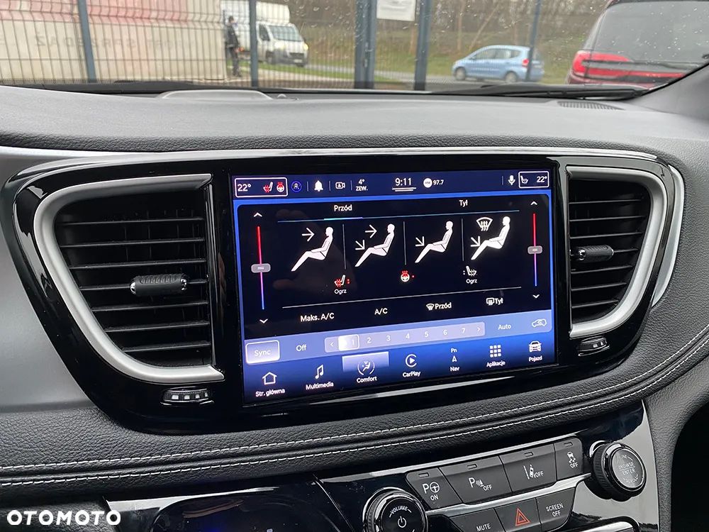 Chrysler Pacifica - 28