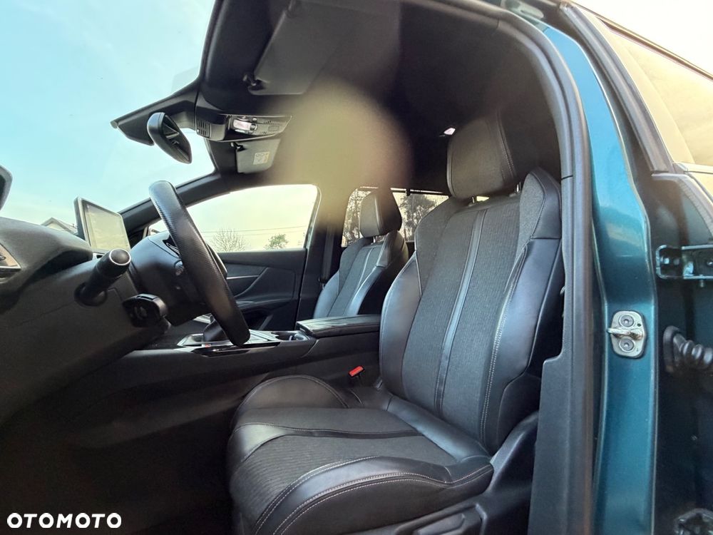 Peugeot 5008 - 8