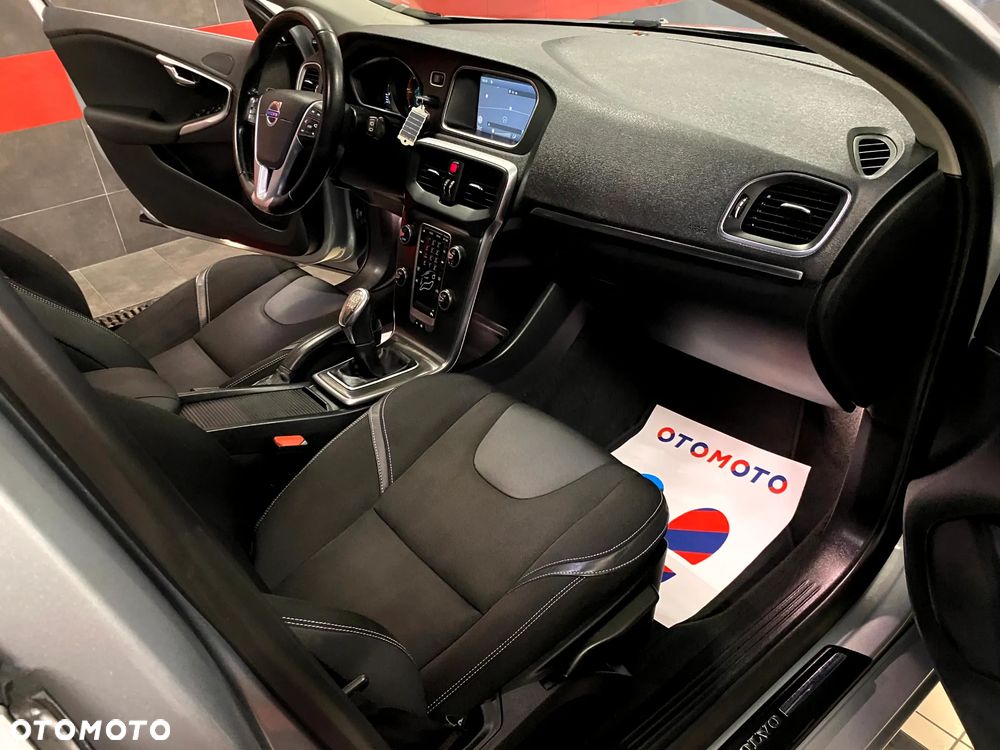 Volvo V40 D2 Base - 11