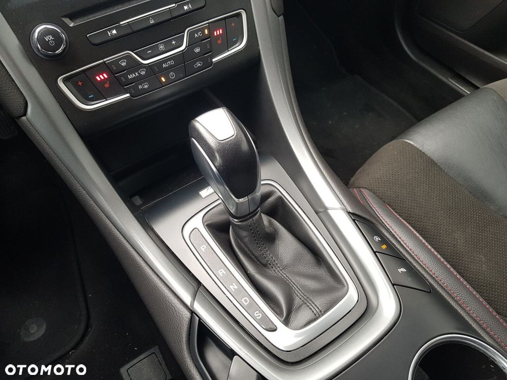 Ford Mondeo 2.0 TDCi Bi-Turbo Titanium PowerShift - 25