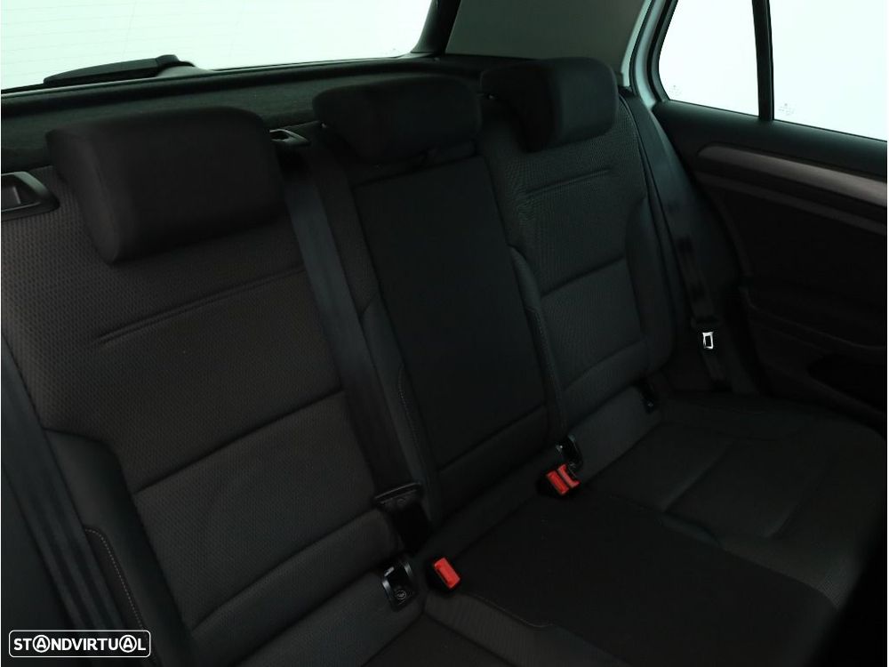 VW Golf 1.0 TSI R-Line DSG - 18