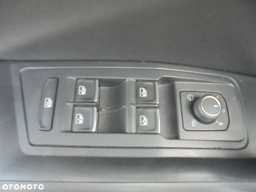 Volkswagen T-Roc 2.0 TDI SCR DSG Style - 10