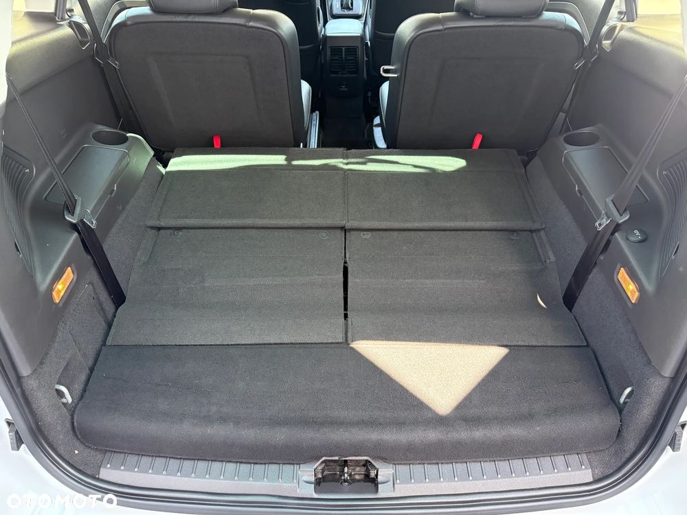 Ford Grand C-MAX - 15