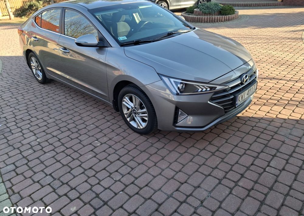 Hyundai Elantra 1.6 Comfort - 1