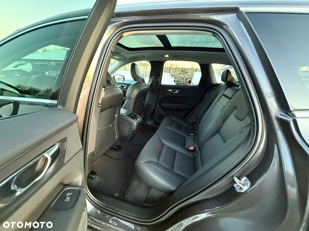 Volvo XC 60 B4 D AWD Geartronic Inscription - 30