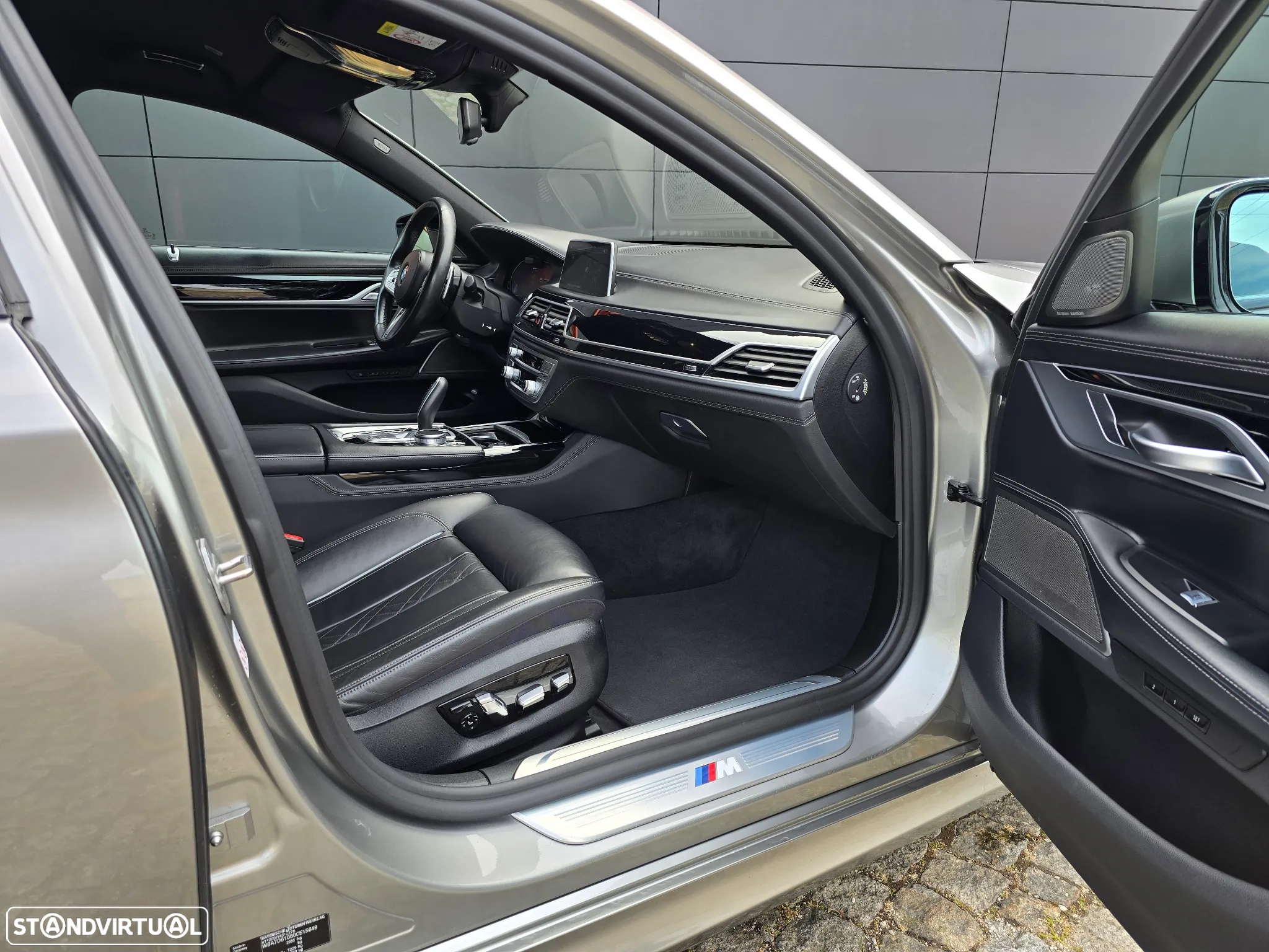 BMW 745 e iPerformance Pack M Auto - 11