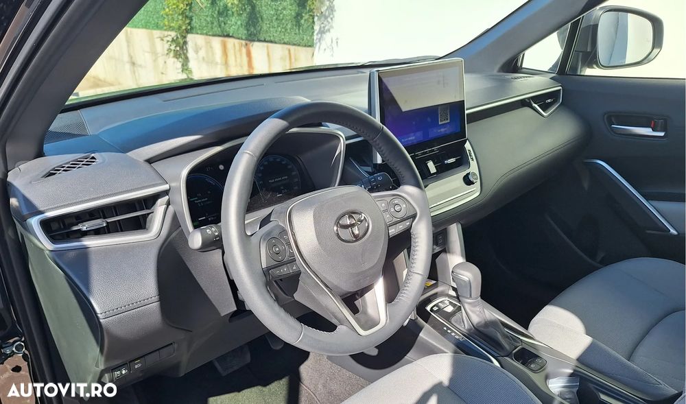 Toyota Corolla Cross - 2