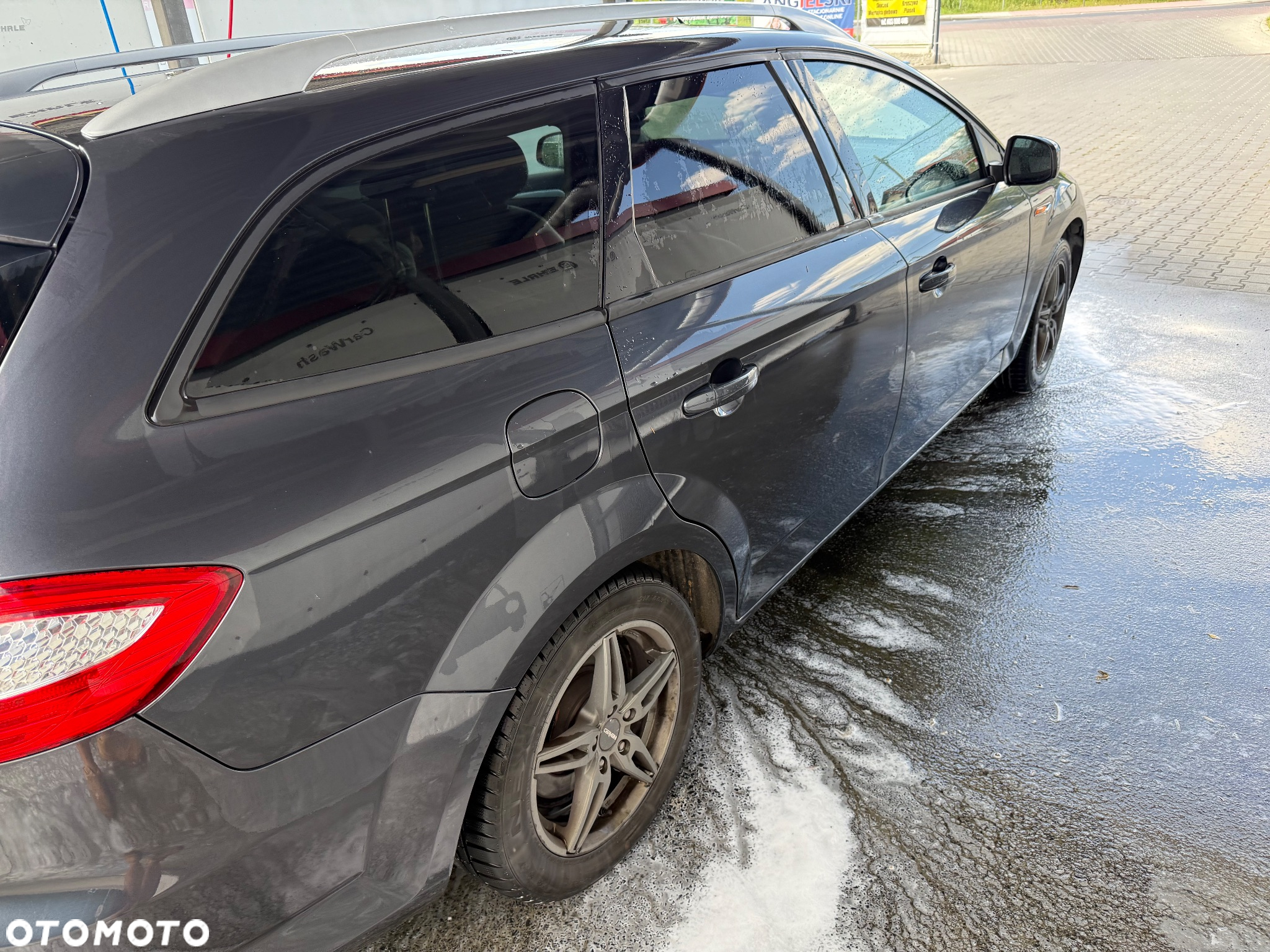 Ford Mondeo 2.0 Ambiente - 8