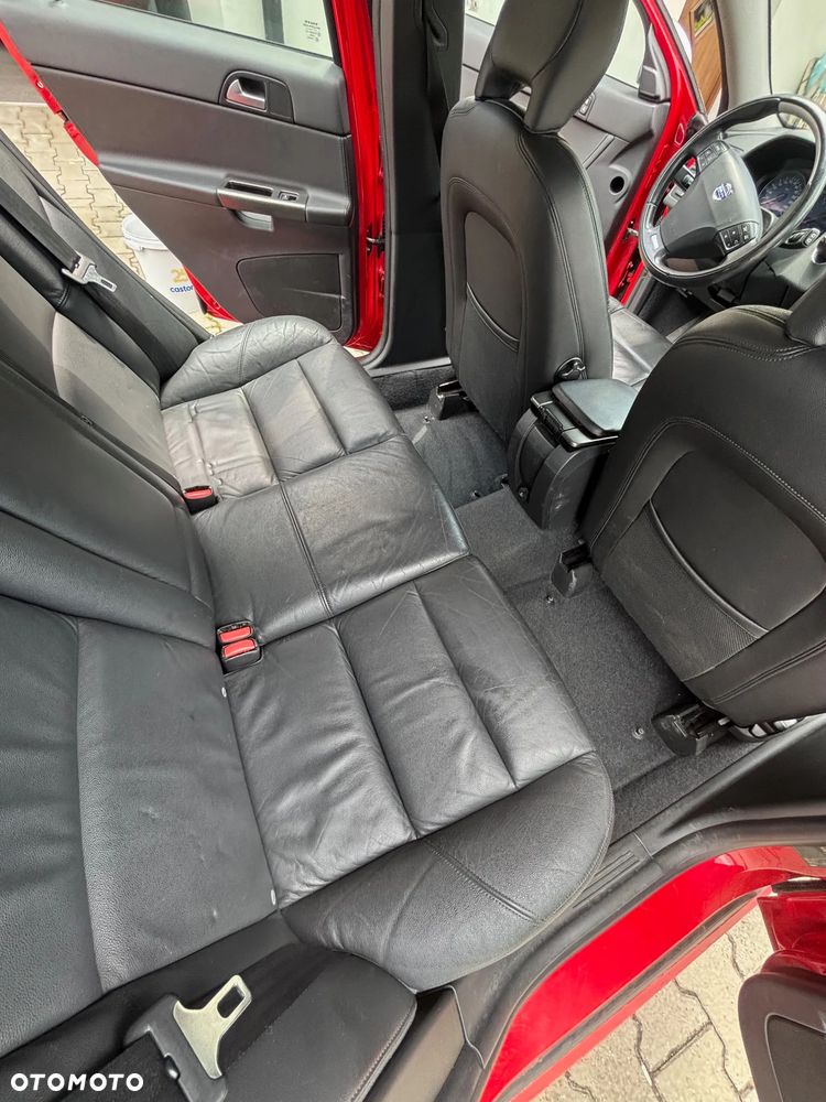 Volvo V50 D3 R-Design - 12