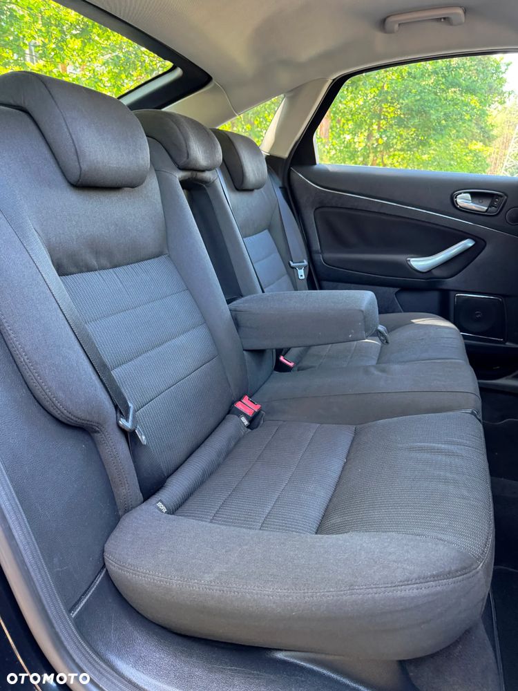 Ford Mondeo 2.0 TDCi Business Edition - 31