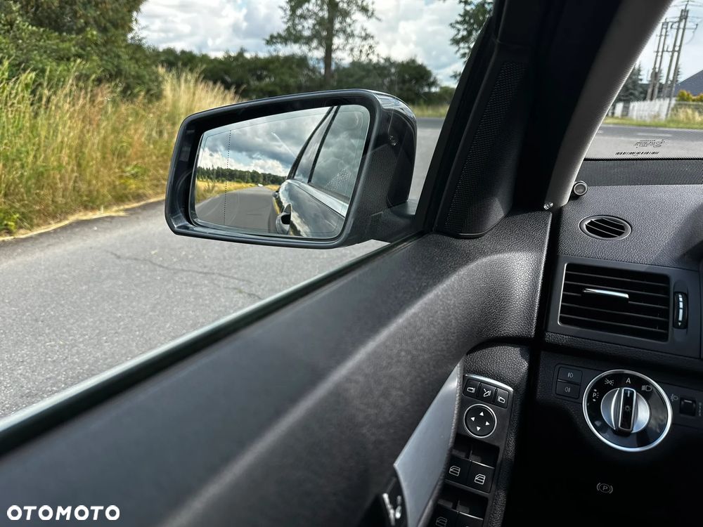 Mercedes-Benz Klasa C 200 CDI DPF Automatik BlueEFFICIENCY Avantgarde - 38