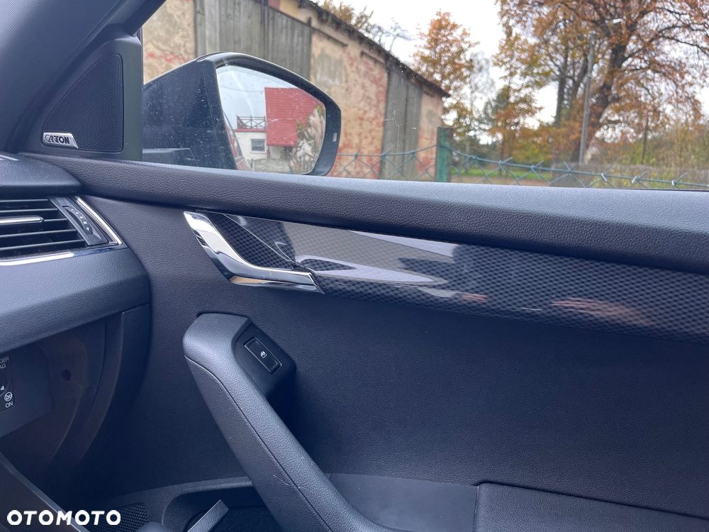 Skoda Octavia 2.0 TDI RS - 24