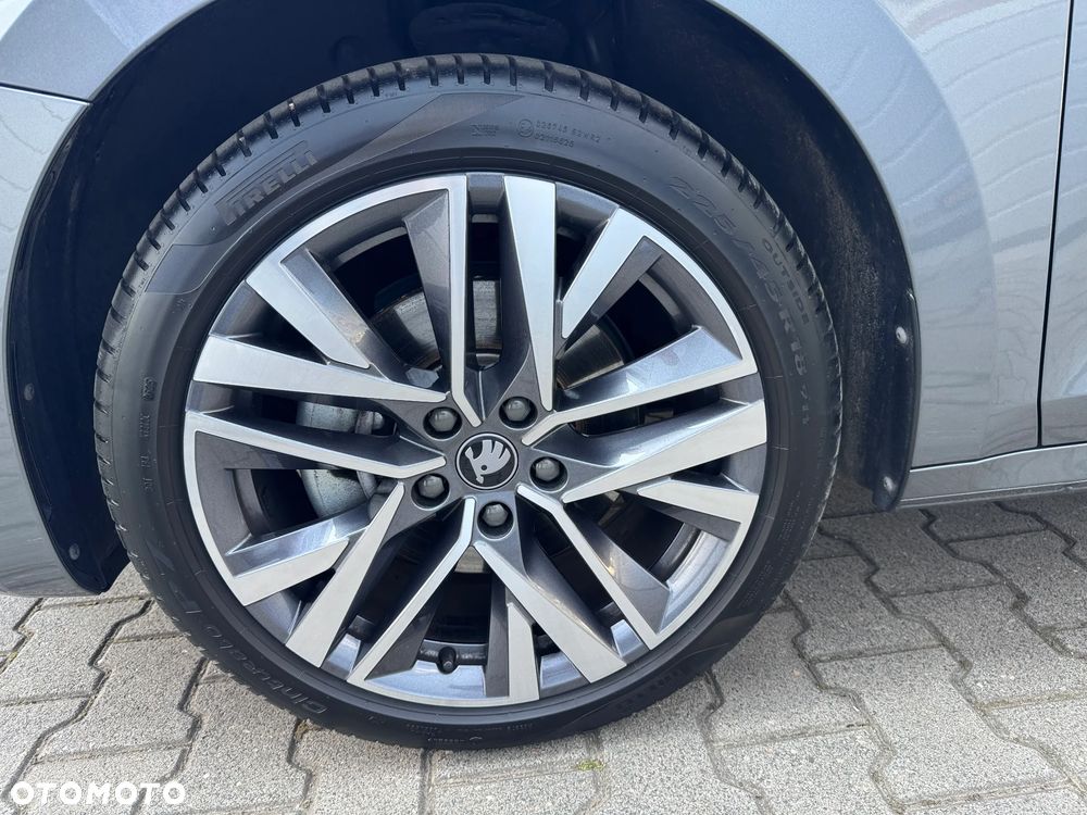 Skoda Octavia 2.0 TSI Selection 4x4 DSG - 10