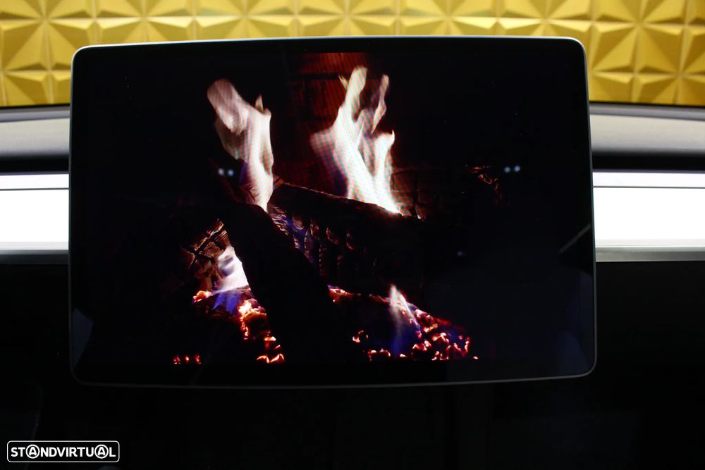 Tesla Model Y Long Range Tração Integral - 33