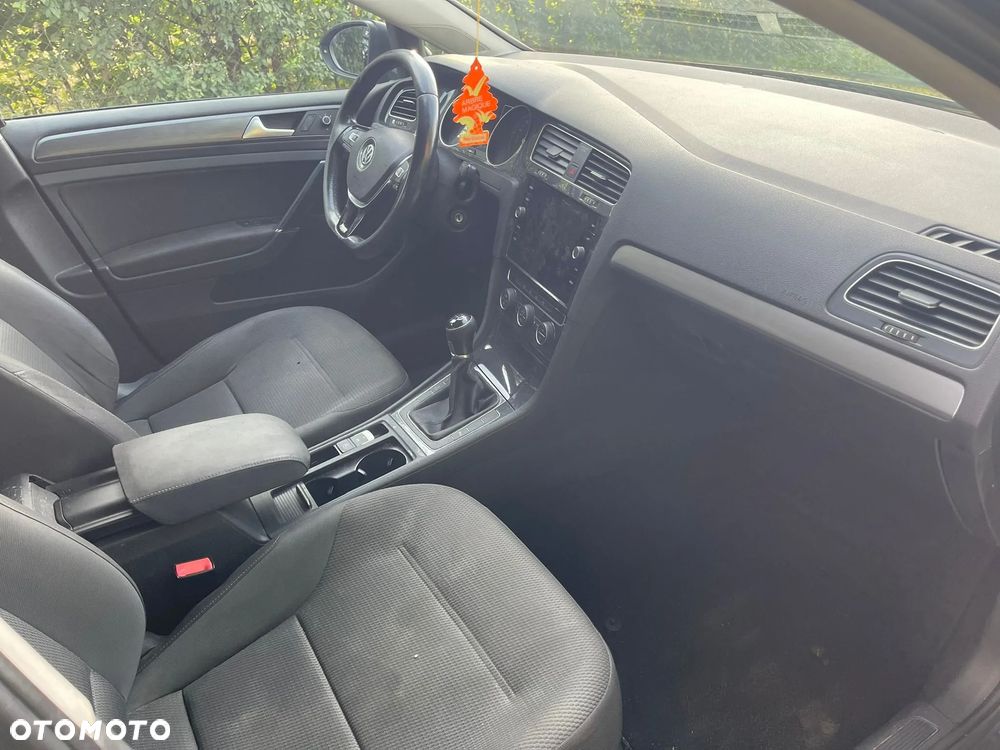 Volkswagen Golf - 16
