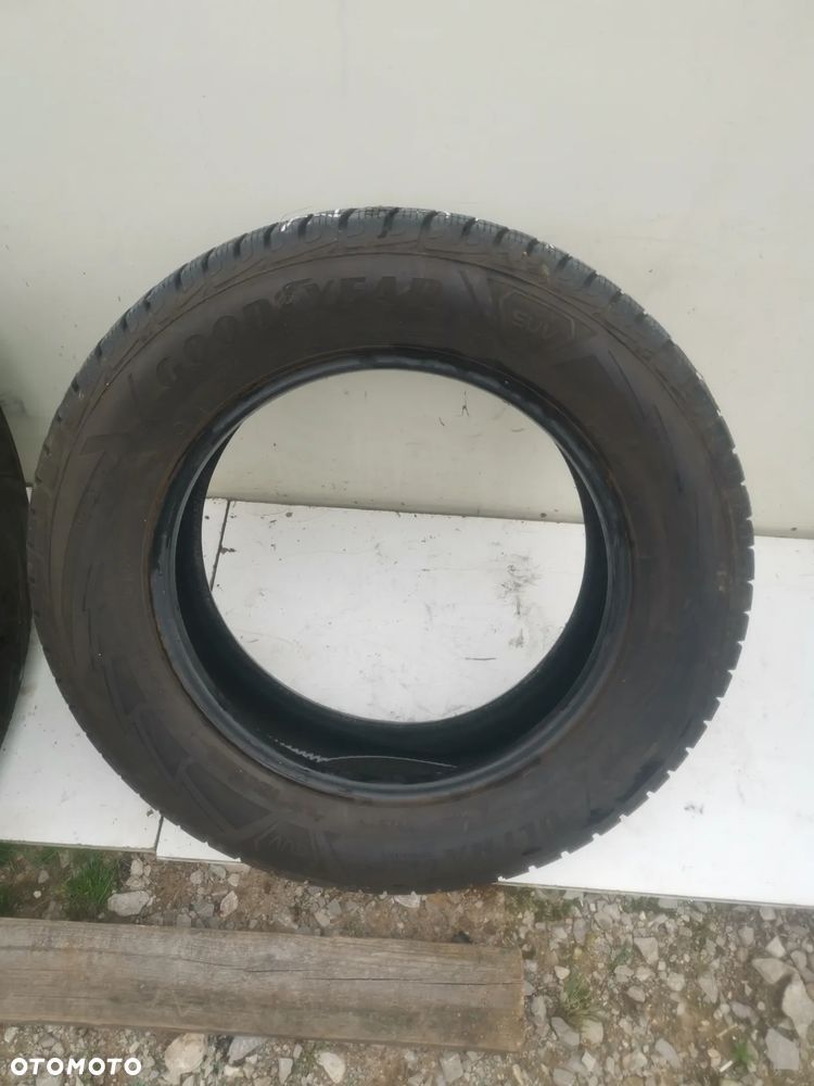 Opony Zimowe 225/65 R17 GOOD YEAR ULTRA GRIP SUV - 4