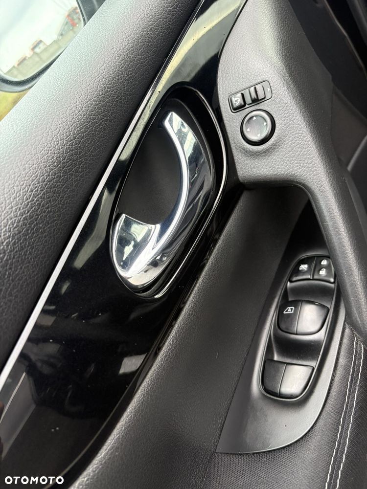 Nissan Qashqai 1.6 DCi Xtronic TEKNA - 28