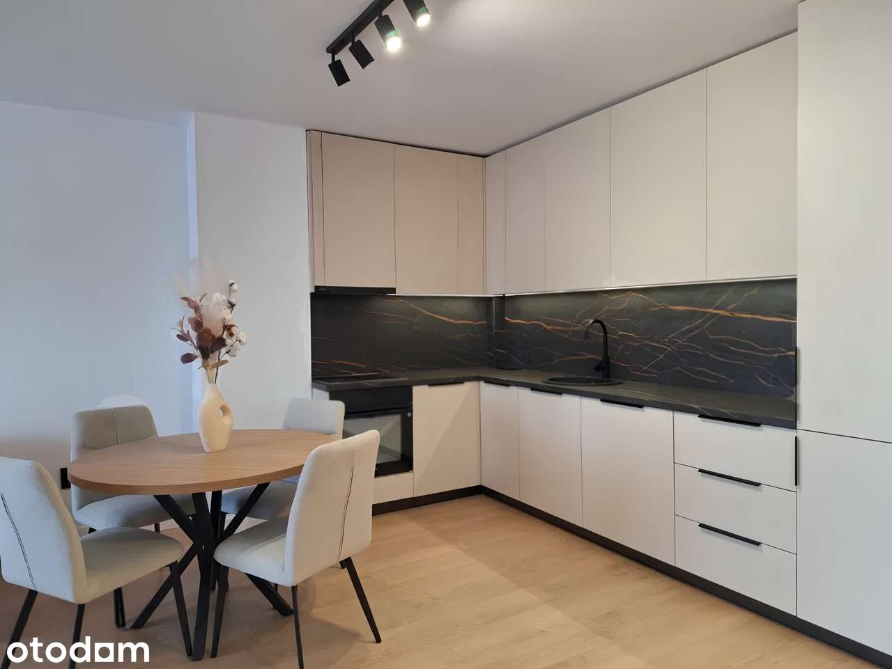 Nowoczesne 44,07 m² z balkonem i miejscem postojowym Burakowska 16