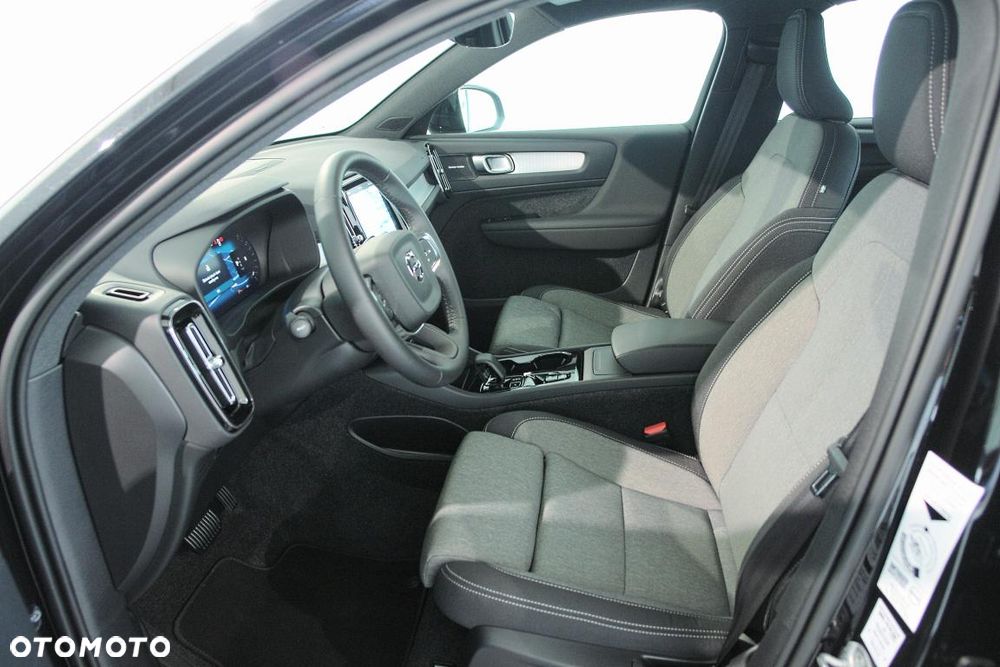 Volvo XC 40 B3 B DKG Plus Black Edition - 14