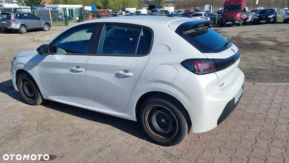 Peugeot 208 - 10