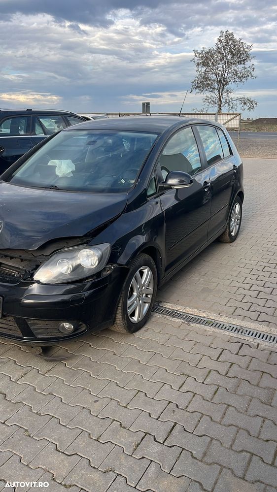 Dezmembram Volkswagen Golf Plus 2.0 TDI BMP din 2008 - 1