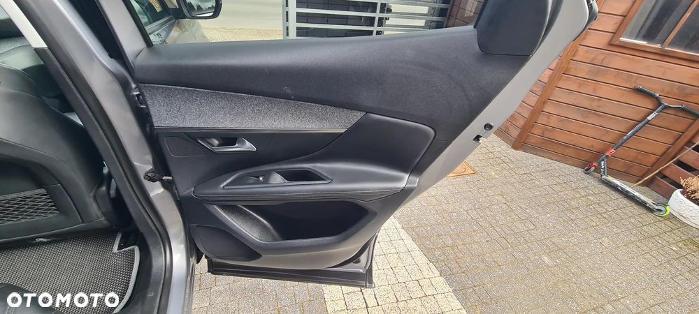 Peugeot 3008 1.6 THP Allure S&S EAT6 - 28