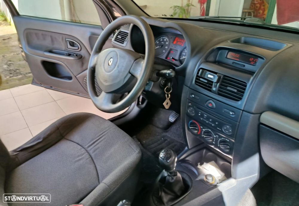 Renault Clio 1.2 16V Expression - 9