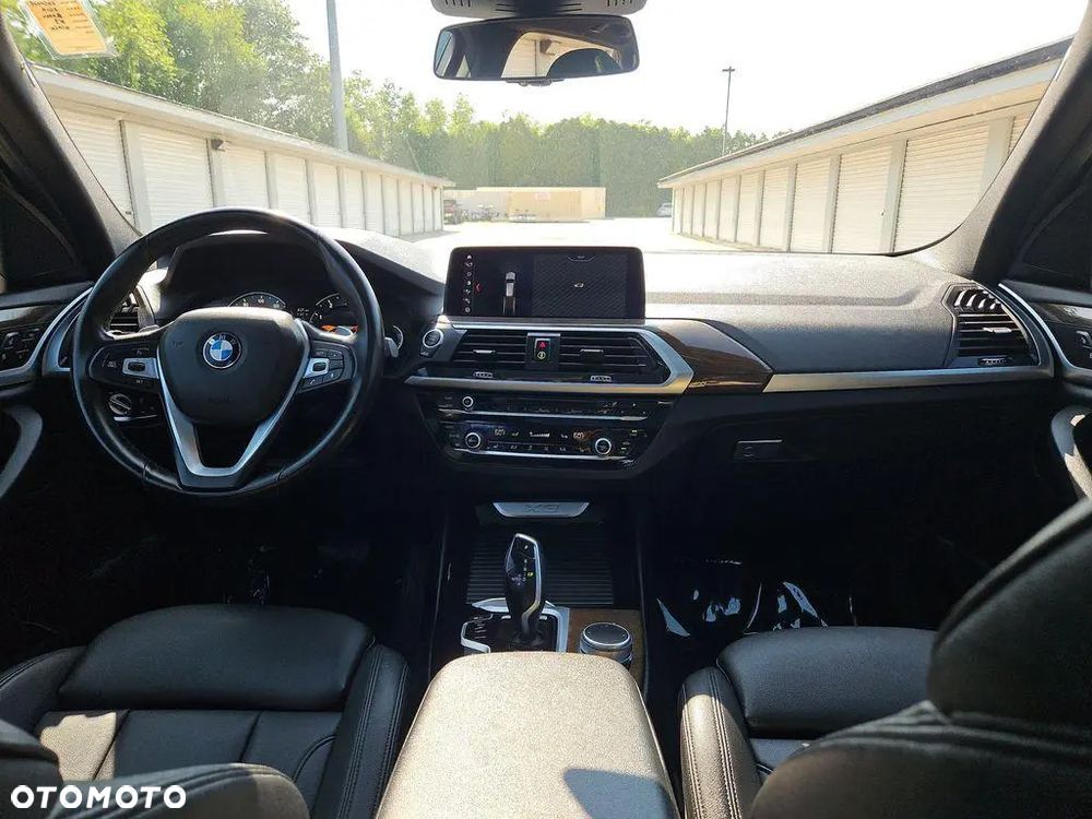 BMW X3 xDrive30i Luxury Line - 7