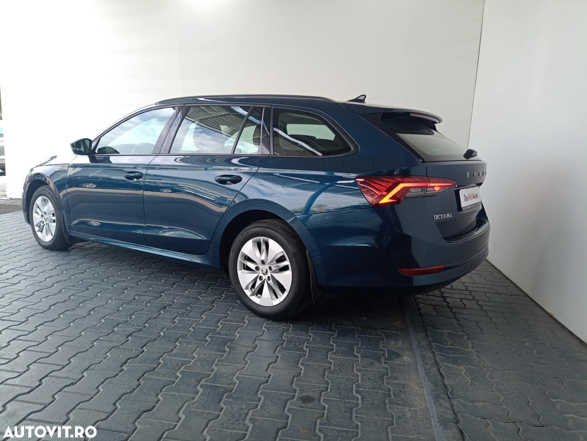 Skoda Octavia Combi 2.0 TDI DSG Ambition - 3
