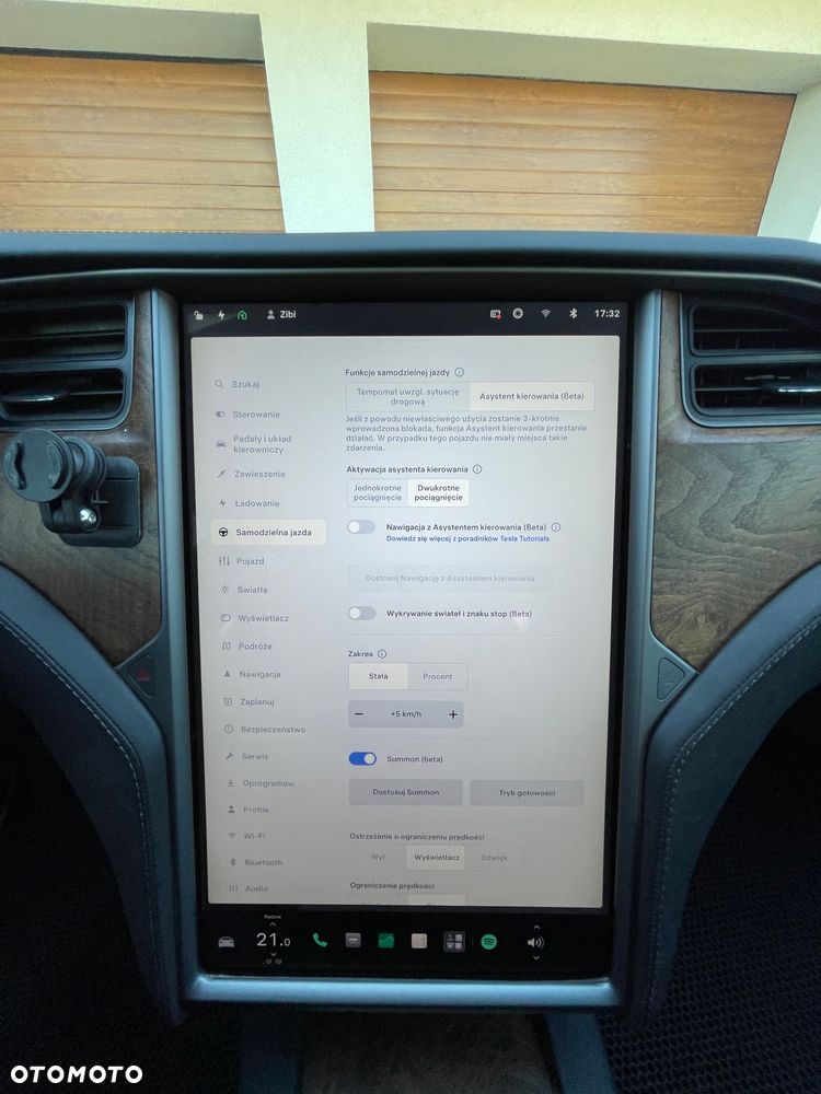 Tesla Model S - 19