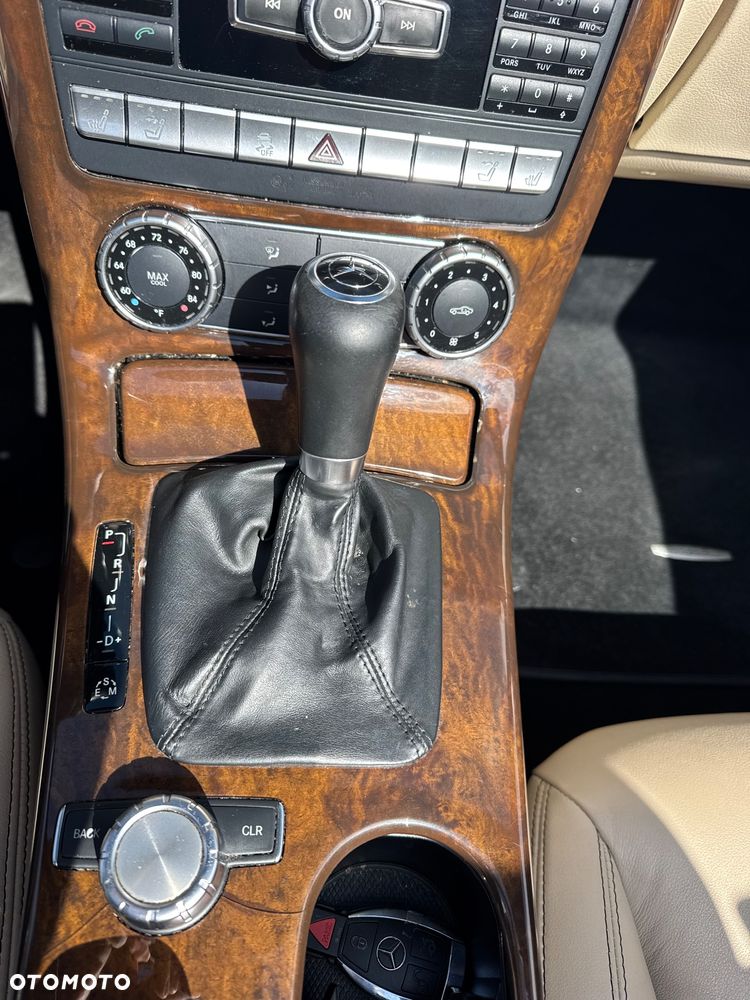 Mercedes-Benz SLK 250 (BlueEFFICIENCY) 7G-TRONIC - 18