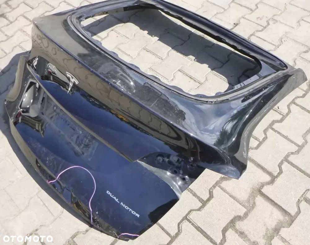Tesla Y Klapa Tył - 2
