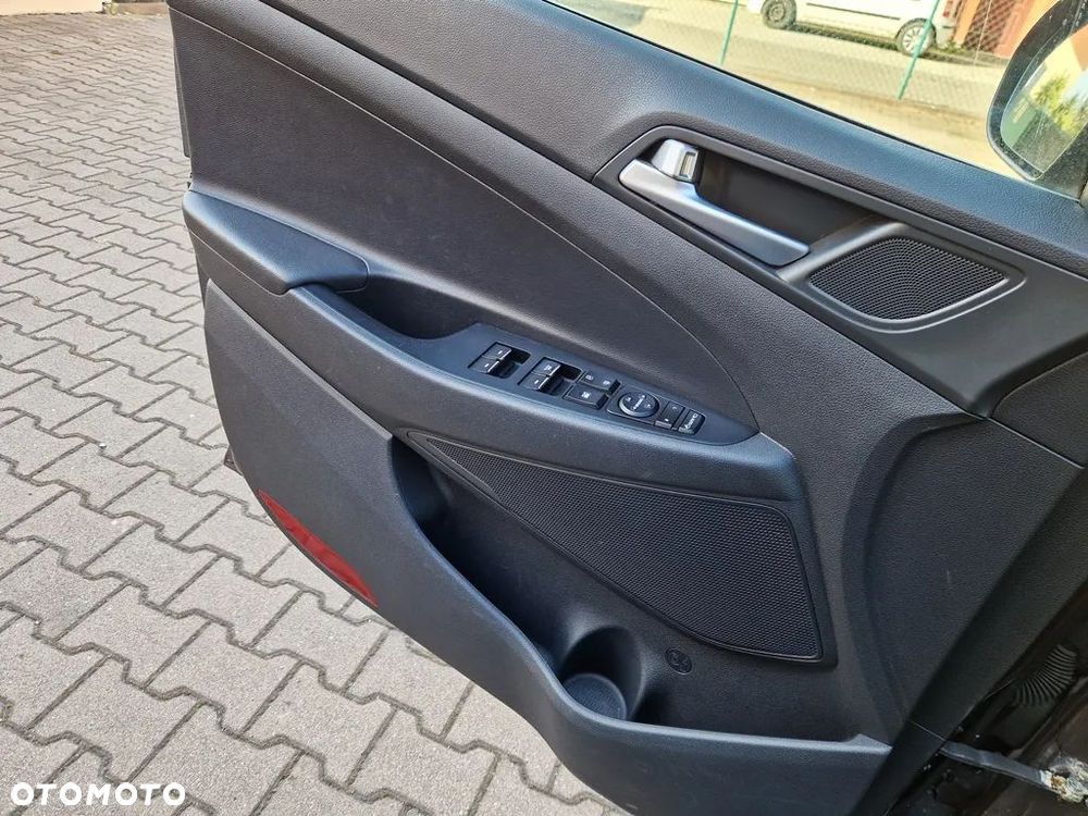 Hyundai Tucson 2.0 CRDi 4WD Automatik Intro Edition - 30