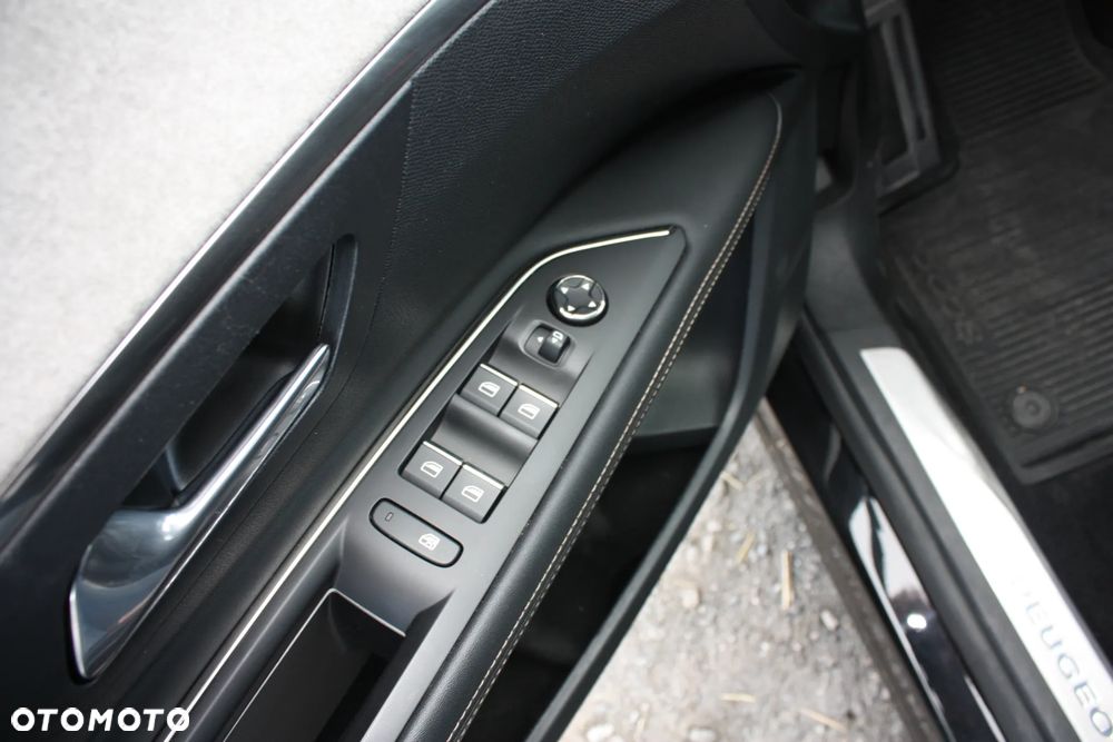 Peugeot 3008 Hybrid4 300 e-EAT8 GT - 26