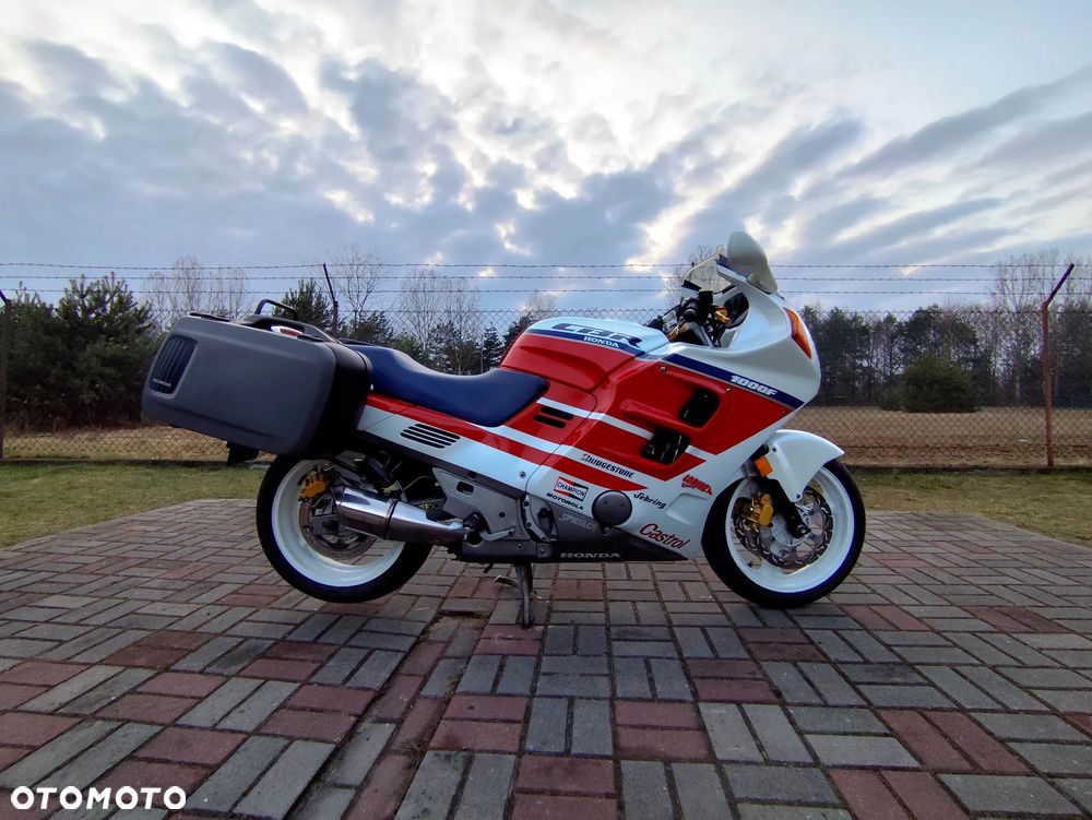 Honda CBR - 25