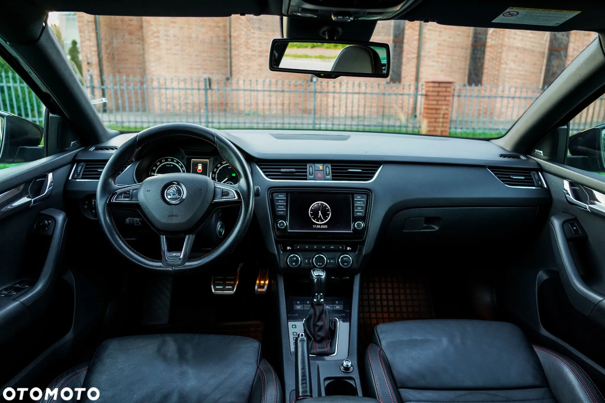 Skoda Octavia 2.0 TDI RS DSG - 32