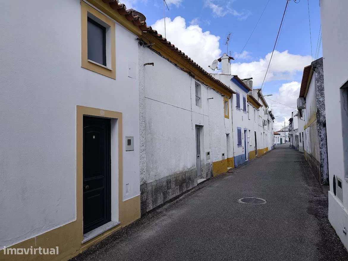 Casa tradicional com 3 assoalhadas na Comenda - Grande imagem: 2/11