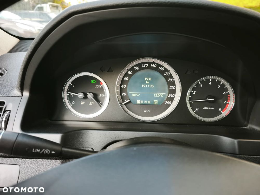 Mercedes-Benz Klasa C 200 (BlueEFFICIENCY) 7G-TRONIC Elegance - 15