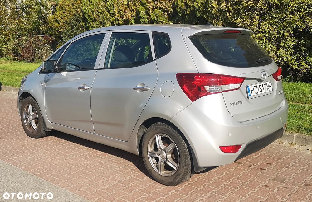 Hyundai ix20 1.4 blue - 4
